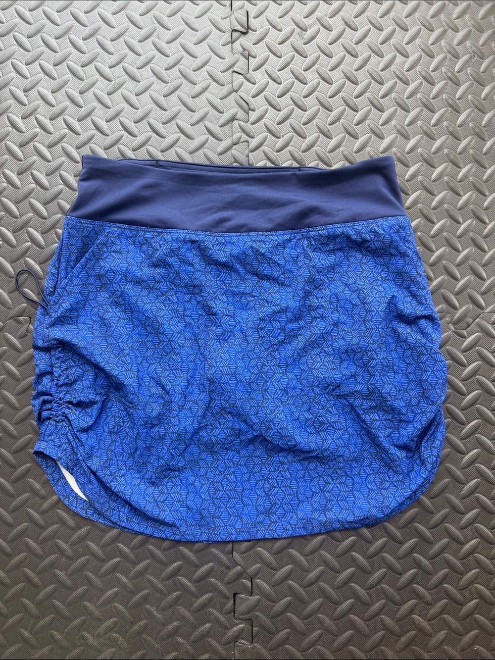 Patagonia Women’s Blue Geometric Midi Skort with Navy Waistband size S